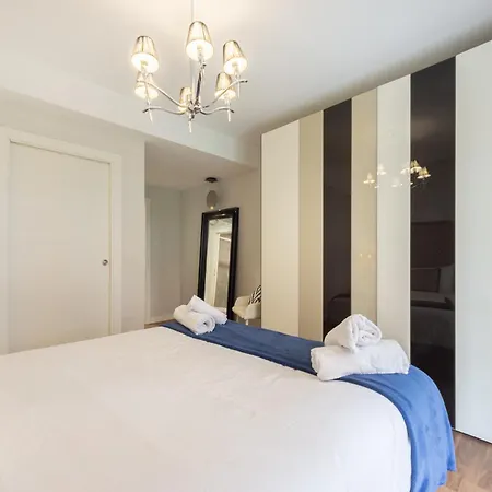 Diseno Y Elegancia En El Corazon De Apartment Bilbao
