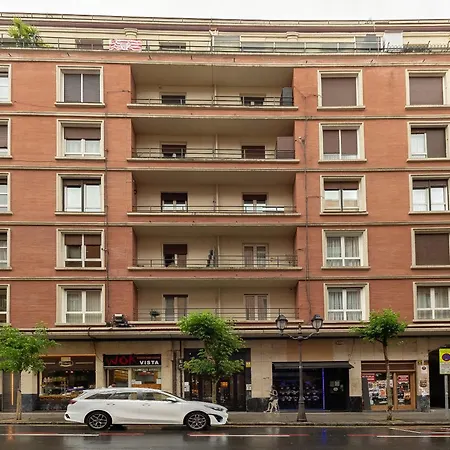 Diseno Y Elegancia En El Corazon De Bilbao
